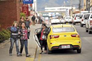 Hasta que el Concejo Cantonal no se pronuncie, las tarifas son de $ 1,14 la diurna y $ 1,36 la nocturna. Foto: Jos&eacute; Luis Llivisaca.