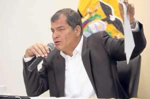 El presidente Rafael Correa ofreci&oacute; ayer un conversatorio a los medios de comunicaci&oacute;n en el Ministerio del Deporte, en Quito. Foto: Cortes&iacute;a de la Presidencia de la Rep&uacute;blica. 
