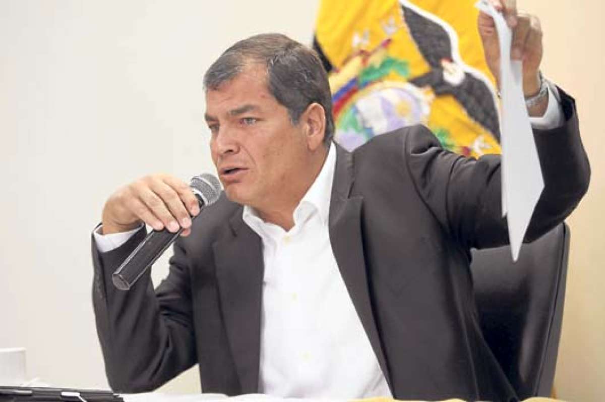 El presidente Rafael Correa ofreci&oacute; ayer un conversatorio a los medios de comunicaci&oacute;n en el Ministerio del Deporte, en Quito. Foto: Cortes&iacute;a de la Presidencia de la Rep&uacute;blica. 