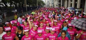 En Guayaquil participaron 3.000 mujeres. La partida y llegada fue en el malec&oacute;n Sim&oacute;n Bol&iacute;var.