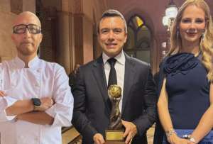 La entrega del premio se realizó en medio del ambiente vibrante que dejó la Fórmula 1 en Abu Dabi.