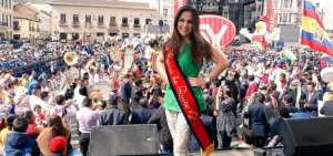 Reina de Quito denunci&oacute; el robo de su celular