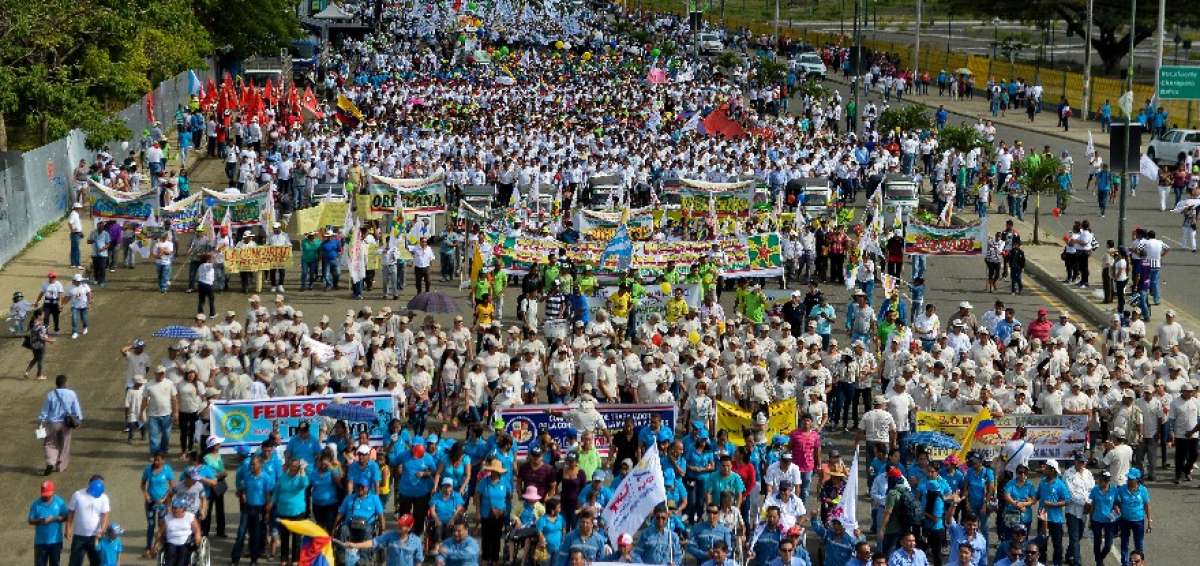 Miles de ciudadanos de todo el pa&iacute;s marcharon en Portoviejo en conmemoraci&oacute;n del D&iacute;a Internacional del Trabajo. El evento fue previo a la Convenci&oacute;n de PAIS.