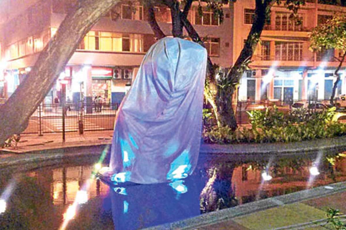 La efigie es parte del &lsquo;Paseo Febres-Cordero&rsquo;, que empieza en La planchada de Las Pe&ntilde;as (hay una placa con su nombre) y termina en Sucre y Malec&oacute;n. Foto: Jimmy Tapia / El Tel&eacute;grafo.