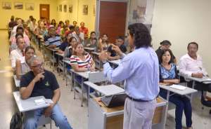 Tirzo Luc&iacute;n lleva 5 a&ntilde;os en la ense&ntilde;anza del idioma. Dos veces al a&ntilde;os imparte los talleres. Asegura que m&aacute;s de 1.000 personas han asistido a las clases. Fotos: Karly Torres/El Tel&eacute;grafo