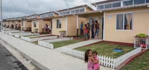 En junio pasado, el Gobierno entreg&oacute; viviendas en la provincia de Manab&iacute;.