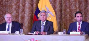 El presidente Len&iacute;n Moreno se reuni&oacute; con empresarios chilenos, en Quito.