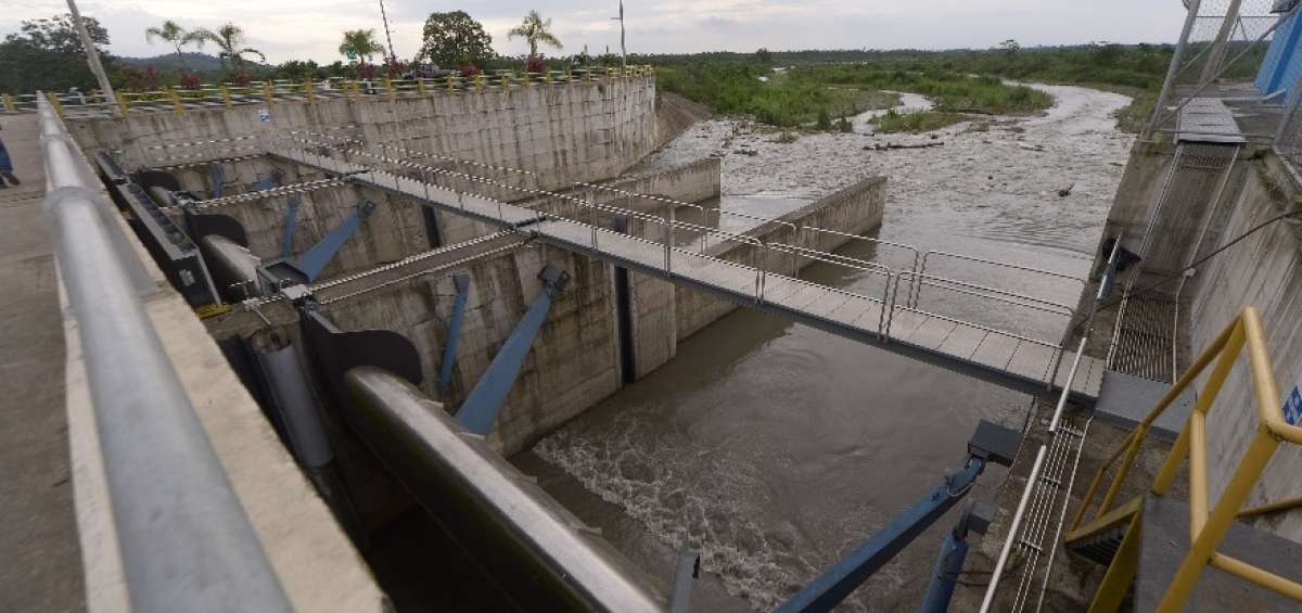 La derivadora Las Maravillas controla la creciente del r&iacute;o Bulubulu para proteger extensas &aacute;reas agr&iacute;colas.