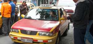 Taxistas suspenden paralizaci&oacute;n de actividades en Quito
