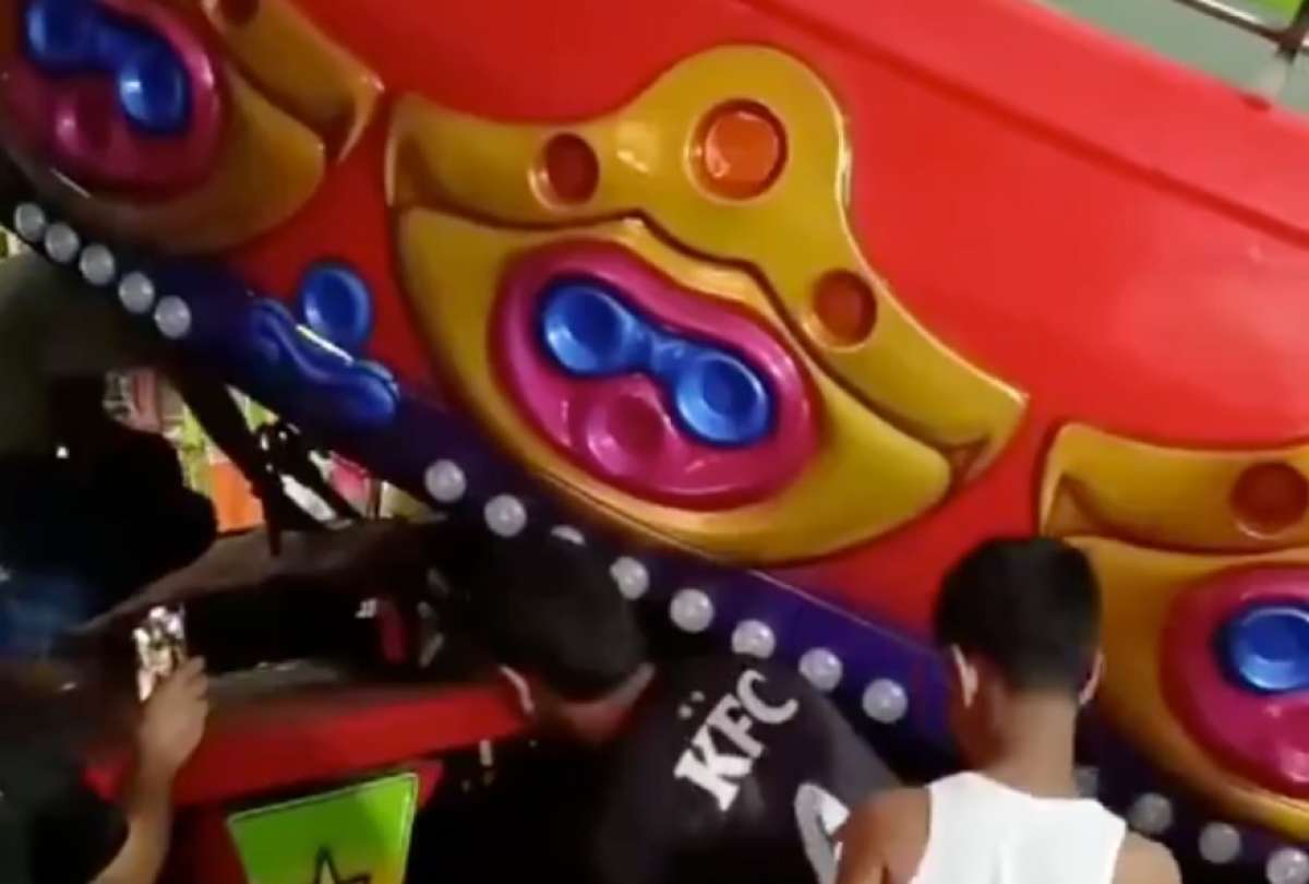En Buena Fe, Los Ríos, varias personas resultaron heridas luego de que un juego mecánico se saliera de su eje.
