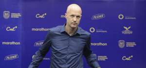 El entrenador holand&eacute;s Jordi Cruyff fue presentado como DT de la selecci&oacute;n en enero pasado y todav&iacute;a no ha podido dirigir al equipo.