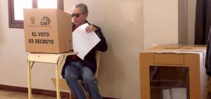 Se plantea la votaci&oacute;n por lista cerrada y bloqueada, con la finalidad de evitar que el votante sufrague por personajes conocidos y, en su lugar escoja un candidato de acuerdo a su propuesta pol&iacute;tica.