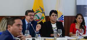 Fajardo y Salvador acudir&aacute;n hoy, a las 15:00, una vez m&aacute;s a la comisi&oacute;n para responder las interrogantes de los integrantes de la mesa legislativa. 