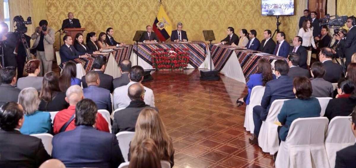 El Mandatario firm&oacute; el decreto durante una ceremonia en el Palacio de Carondelet.