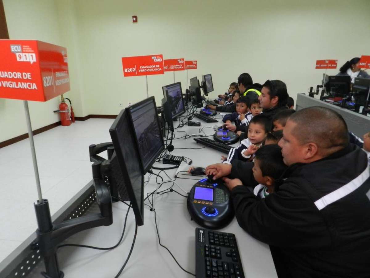Para el ECU 911 Tulc&aacute;n, el correcto uso de la l&iacute;nea &uacute;nica es una de las herramientas de la seguridad ciudadana donde lo principales aliados son los ni&ntilde;os, por lo que se organiza visitas guiadas al Centro Local ECU 911 de la ciudad. 