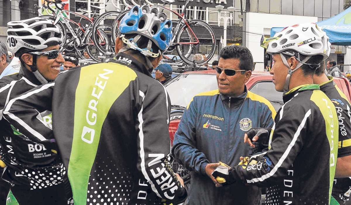 Los hermanos Guzm&aacute;n compiten juntos desde hace a&ntilde;o y medio. Ellos destacaron el a&ntilde;o pasado en la Vuelta a Colombia y en el Giro a Panam&aacute;. Foto: &Aacute;lvaro P&eacute;rez.