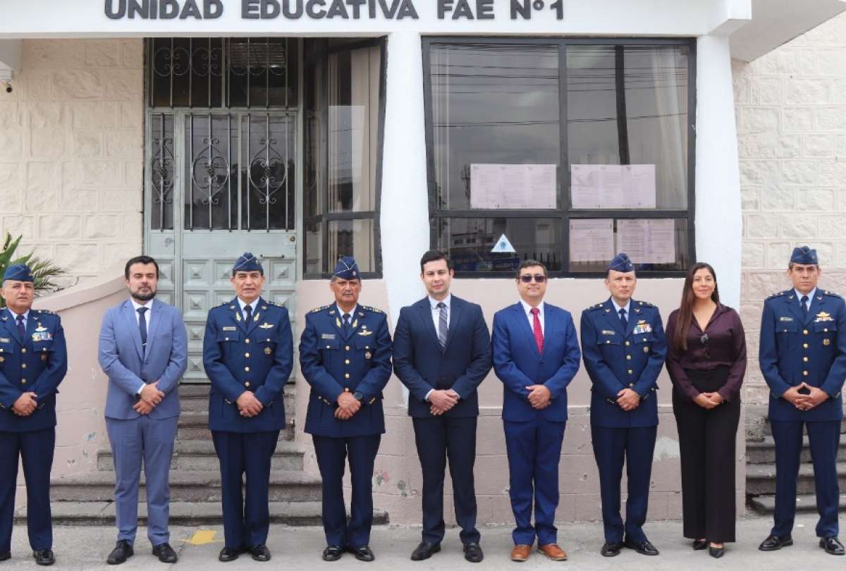 Mintel sostiene convenio de cooperación para brindar Internet a escuelas de la FAE