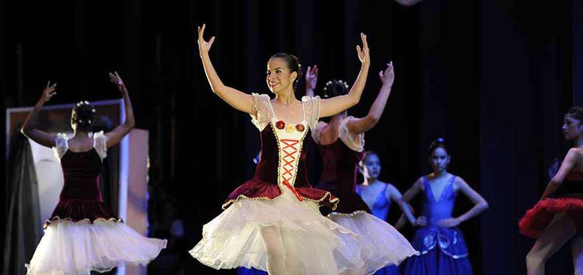 En Guayaquil proliferan las academias de danza y estas llegan hasta 200, la mayor&iacute;a ofrece la ense&ntilde;anza sin docentes acad&eacute;micos profesionales.