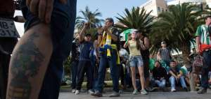 Hinchas se concentraron en los exteriores del hotel Marriot para canjear sus entradas a la final.