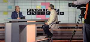 Adri&aacute;n Bonilla durante la entrevista con Orlando P&eacute;rez, conductor del programa Enclave Pol&iacute;tica.