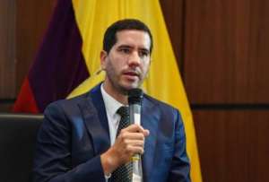 Roberto Luque acudi&oacute; a Fiscal&iacute;a para ampliar su versi&oacute;n dentro del caso Progen. El ministro asegur&oacute; que colaborar&aacute; con las investigaciones.