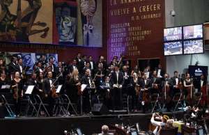 En el acto, la Orquesta Sinf&oacute;nica Nacional interpret&oacute; piezas musicales selectas de su repertorio. Foto: Asamblea 