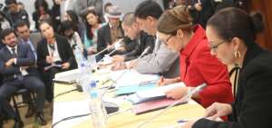 La Comisi&oacute;n Multipartidista sesion&oacute; la tarde del mi&eacute;rcoles 10 de abril.