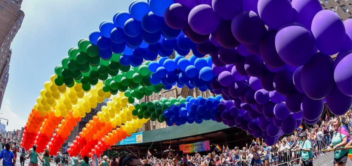 El pasado 24 de junio, se realiz&oacute; en la ciudad de Nueva York el desfile del Orgullo Gay. El evento conmemora los disturbios que estallaron en respuesta a una redada policial en un bar gay de Nueva York llamado Stonewall Inn en junio 1969.