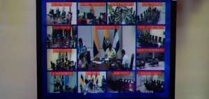 El ministro C&eacute;sar Navas dio el informe de las r&eacute;plicas a trav&eacute;s de una conferencia en el Ecu 911 de Quito. Al mismo tiempo las otras salas de emergencia del pa&iacute;s tambi&eacute;n estaban comunicadas.