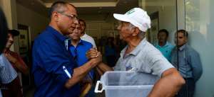 Agapito Zambrano le agradeci&oacute; al vicepresidente por el apoyo del Gobierno en la reconstrucci&oacute;n.