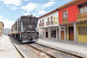 En la hist&oacute;rica estaci&oacute;n de Sibambe, los lugare&ntilde;os ofrecen hospedaje y comida a los visitantes. Esta opci&oacute;n atrae a los for&aacute;neos que luego contratan a gu&iacute;as para visitar las cercan&iacute;as. Foto: Roberto Ch&aacute;vez | El Tel&eacute;grafo