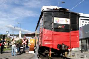 El vag&oacute;n del tren se encuentra en el bulevar de las NN.UU. Puedes votar hasta el 23 de junio. Foto: Michelle Gachet