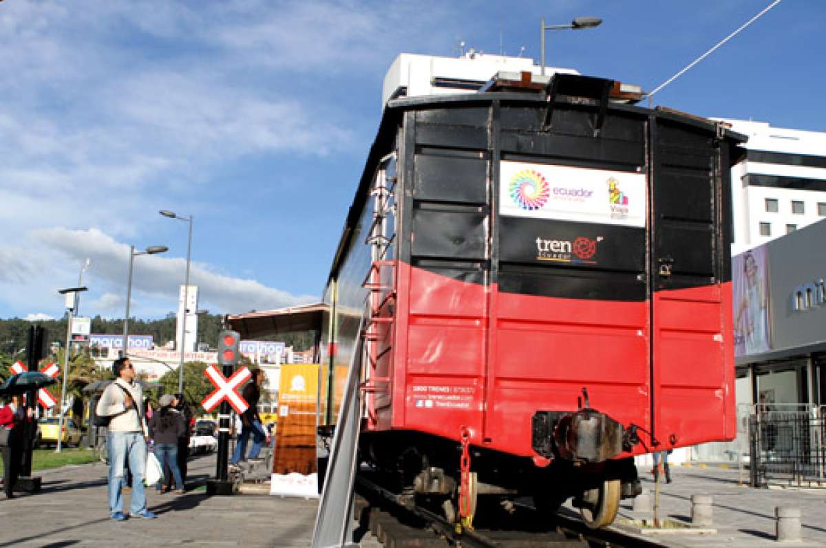 El vag&oacute;n del tren se encuentra en el bulevar de las NN.UU. Puedes votar hasta el 23 de junio. Foto: Michelle Gachet