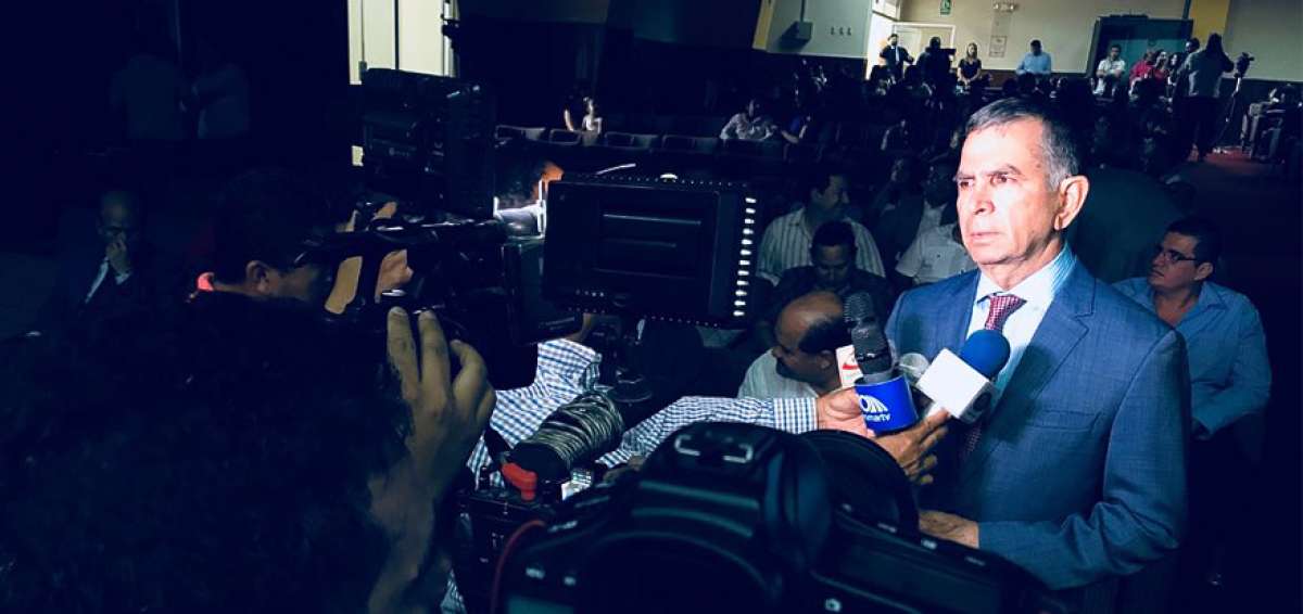 El agosto pasado, el prefecto de Manab&iacute;, Mariano Zambrano, dijo que &eacute;l y su hijo no estaban incursos en prohibici&oacute;n alguna como &lsquo;maliciosamente&rsquo; se dice.