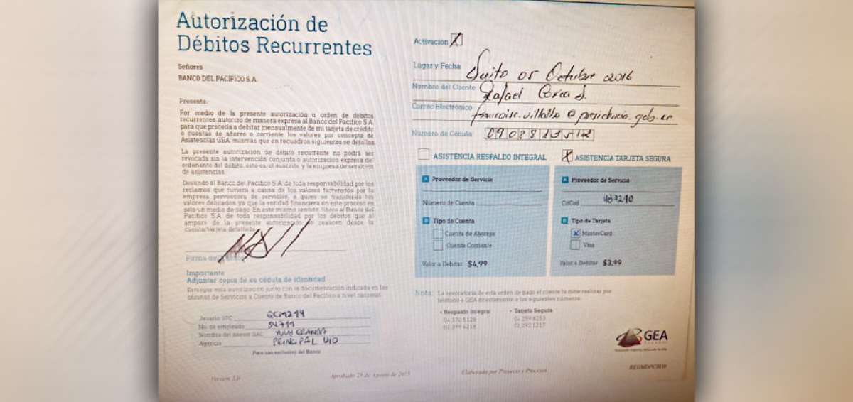 El documento con la firma del expresidente Rafael Correa autorizando el d&eacute;bito por la asistencia GEA, en octubre de 2016.