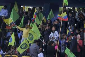 Simpatizantes y militantes de Alianza PAIS se ubicaron a un extremo norte. Foto: Miguel Jim&eacute;nez / El Tel&eacute;grafo 