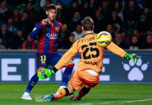 Neymar (i.) es una de las figuras del FC Barcelona. Foto: AFP