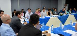 El di&aacute;logo con el sector productivo se desarroll&oacute; ayer en Manta con la participaci&oacute;n del director general del Servicio de Rentas Internas (SRI), Leonardo Orlando.  