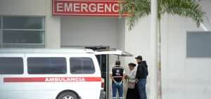 La v&iacute;ctima fue trasladada ayer desde la sala de emergencia del nosocomio del Guasmo Sur a la Unidad de Quemados del hospital Luis Vernaza.