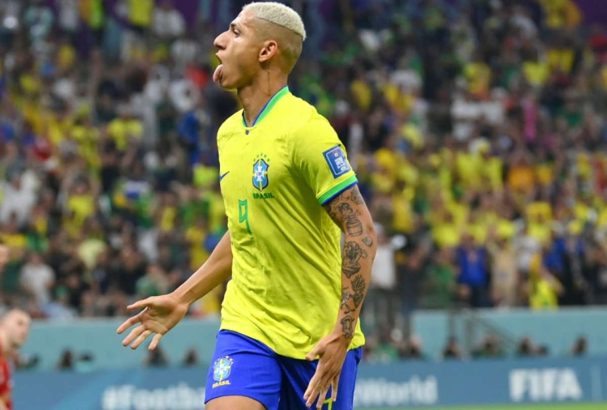 Richarlison marcó los dos tantos de la victoria brasileña.