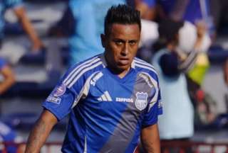 Desde Emelec negaron que el delantero peruano Christian Cueva haya realizado pedidos especiales como una 