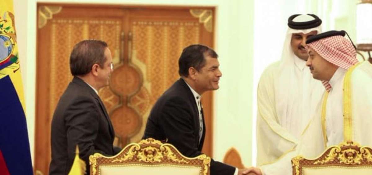 Durante su visita a Qatar en octubre de 2014, las autoridades ecuatorianas firmaron varios convenios. 