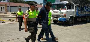 Las evidencias de los il&iacute;citos, as&iacute; como los detenidos durante los operativos, fueron presentados en los patios del Cuartel Modelo.