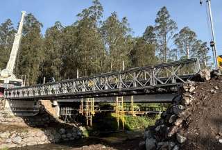 Instalan puente bailey en la E35: tránsito suspendido este domingo en Sangolquí