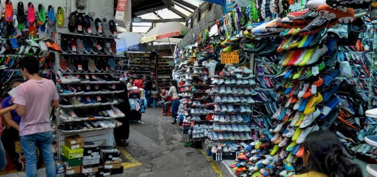 Aunque la crisis ha disminuido las ventas, los comerciantes dicen que tener un local a&uacute;n es un buen negocio.