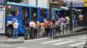Algunos pasajeros aprovechan la aglomeraci&oacute;n para acosar a mujeres y menores en los transportes p&uacute;blicos. Archivo / El Tel&eacute;grafo