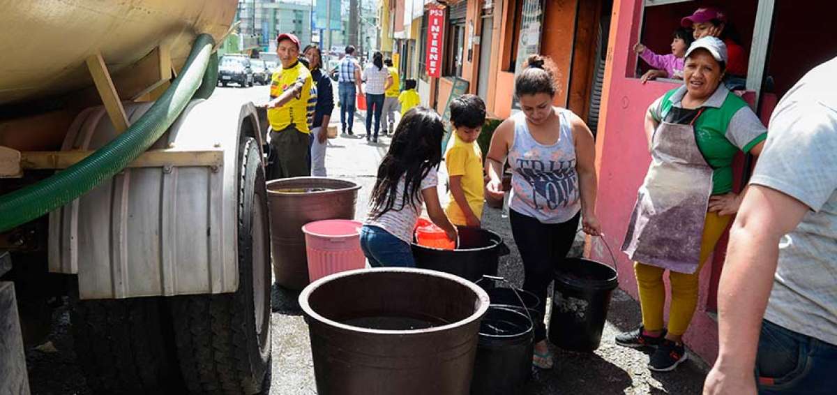 En las marisquer&iacute;as de la R&iacute;o Coca, los due&ntilde;os se desesperaron por acceder al l&iacute;quido que entrega un tanquero.