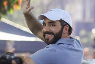 El presidente de El Salvador, Nayib Bukele, critica la pronunciación de Maduro mientras reafirma su postura contra los resultados electorales en Venezuela.