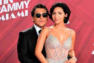 Crecen los rumores de separaci&oacute;n entre Christian Nodal y &Aacute;ngela Aguilar.