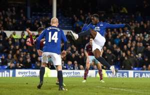 Everton ir&aacute; al replay contra el West Ham de Enner